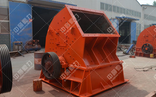 新鄉(xiāng)鼎力單段重型錘式破碎機