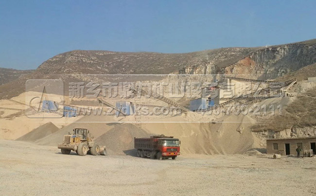 石料廠現(xiàn)場(chǎng)圖 石料廠現(xiàn)場(chǎng)圖