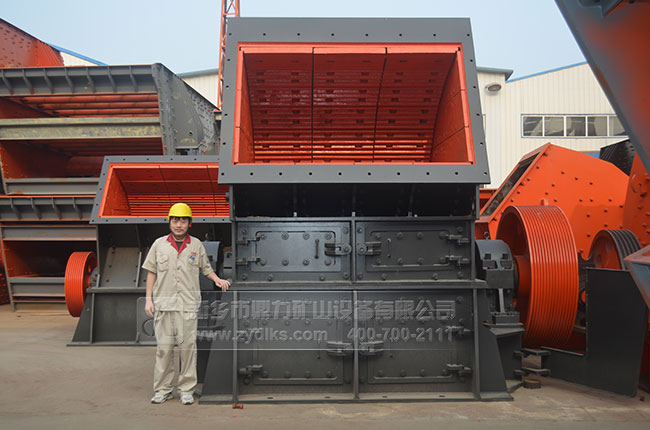 PCZ2125型號重型錘式破碎機(jī) PCZ2125型號重型錘式破碎機(jī)