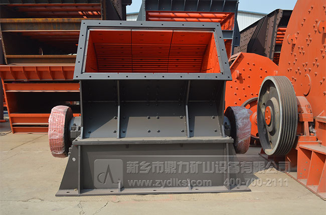 煤矸石錘式粉碎機(jī)實(shí)拍圖 煤矸石錘式粉碎機(jī)實(shí)拍圖