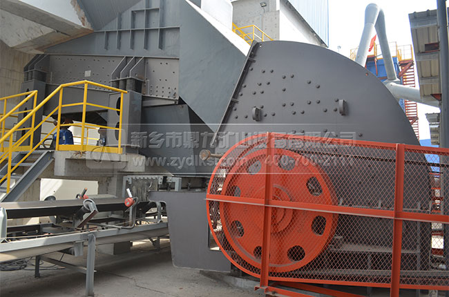 錘式破碎機(jī) 錘式破碎機(jī)