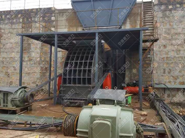 錘式破石機(jī)