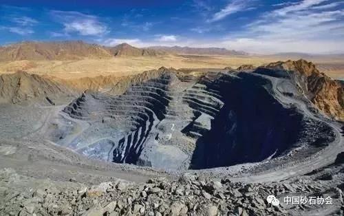 大型露天礦開采設(shè)計