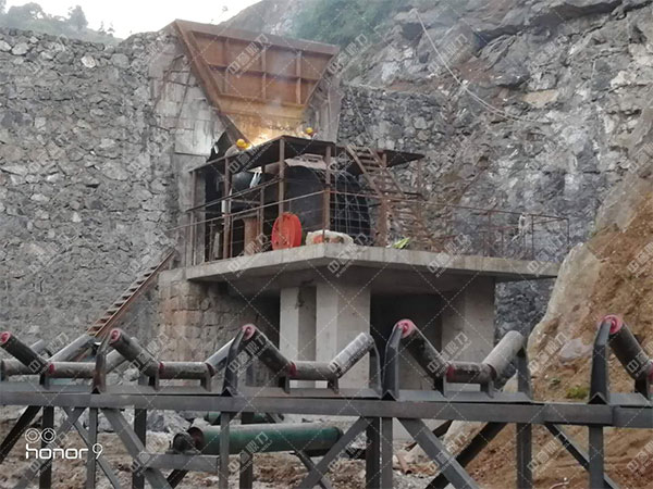 石灰石錘式破碎機(jī)