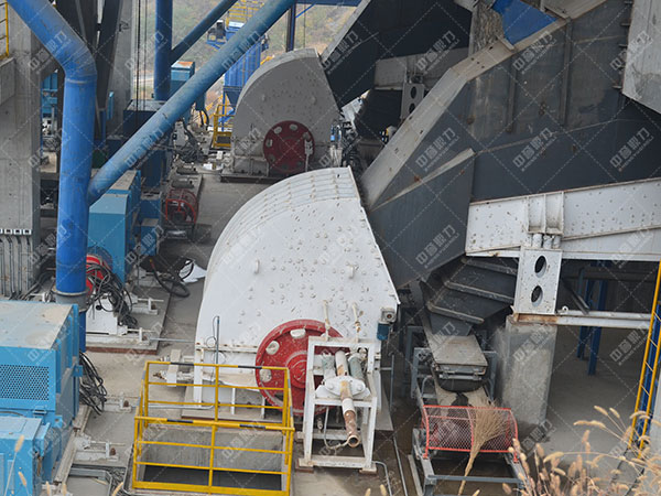 礦用破碎機(jī)