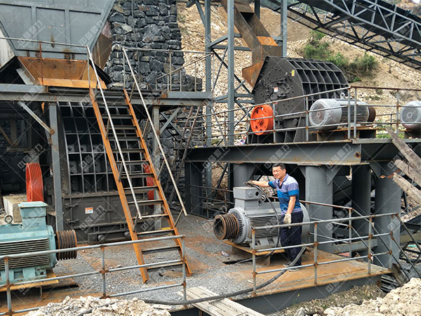 錘式破石機(jī)