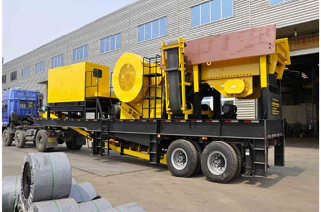 移動石頭碎石機(jī)