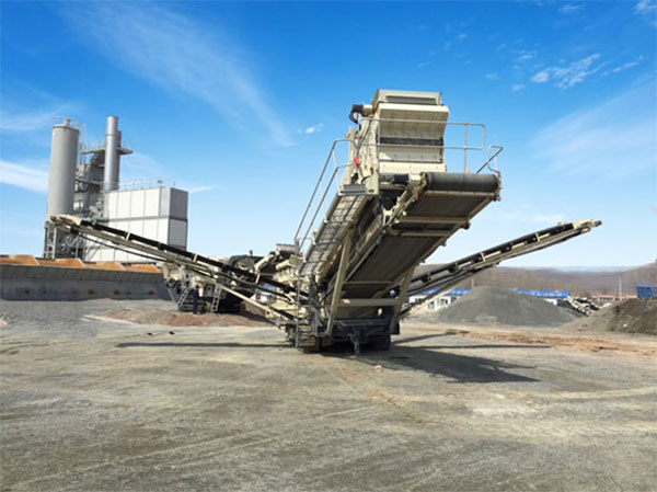 大型環(huán)保移動(dòng)式礦山破碎機(jī)