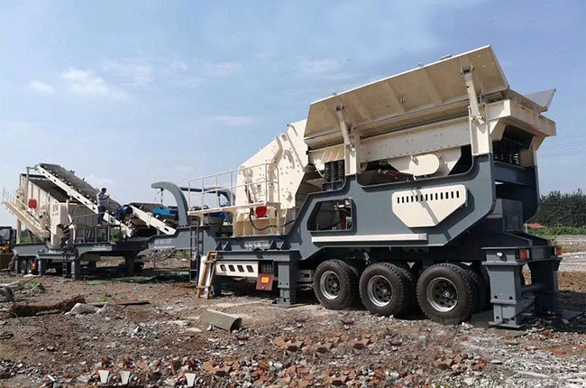 大型環(huán)保移動(dòng)式礦山破碎機(jī)