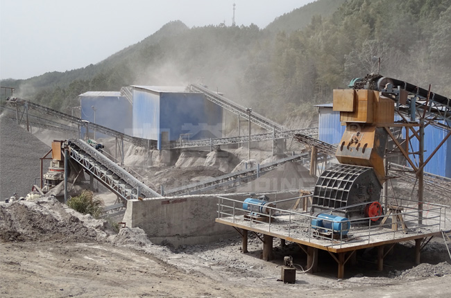 湖北省咸寧1220錘式破碎機(jī)使用現(xiàn)場(chǎng)